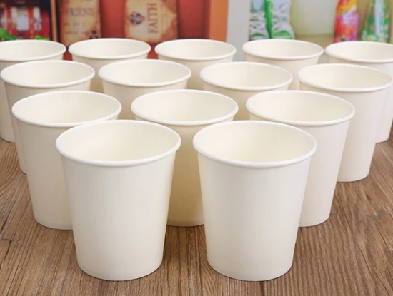 El fabricante chino de vasos de papel de café para bebidas calientes de una sola pared de 12 oz es popular entre muchas personas